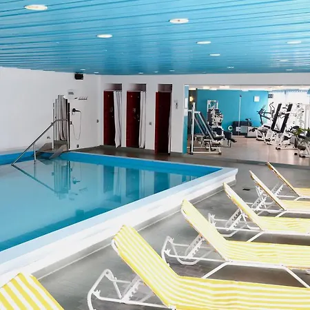 شقة New Renovated In Center Of *